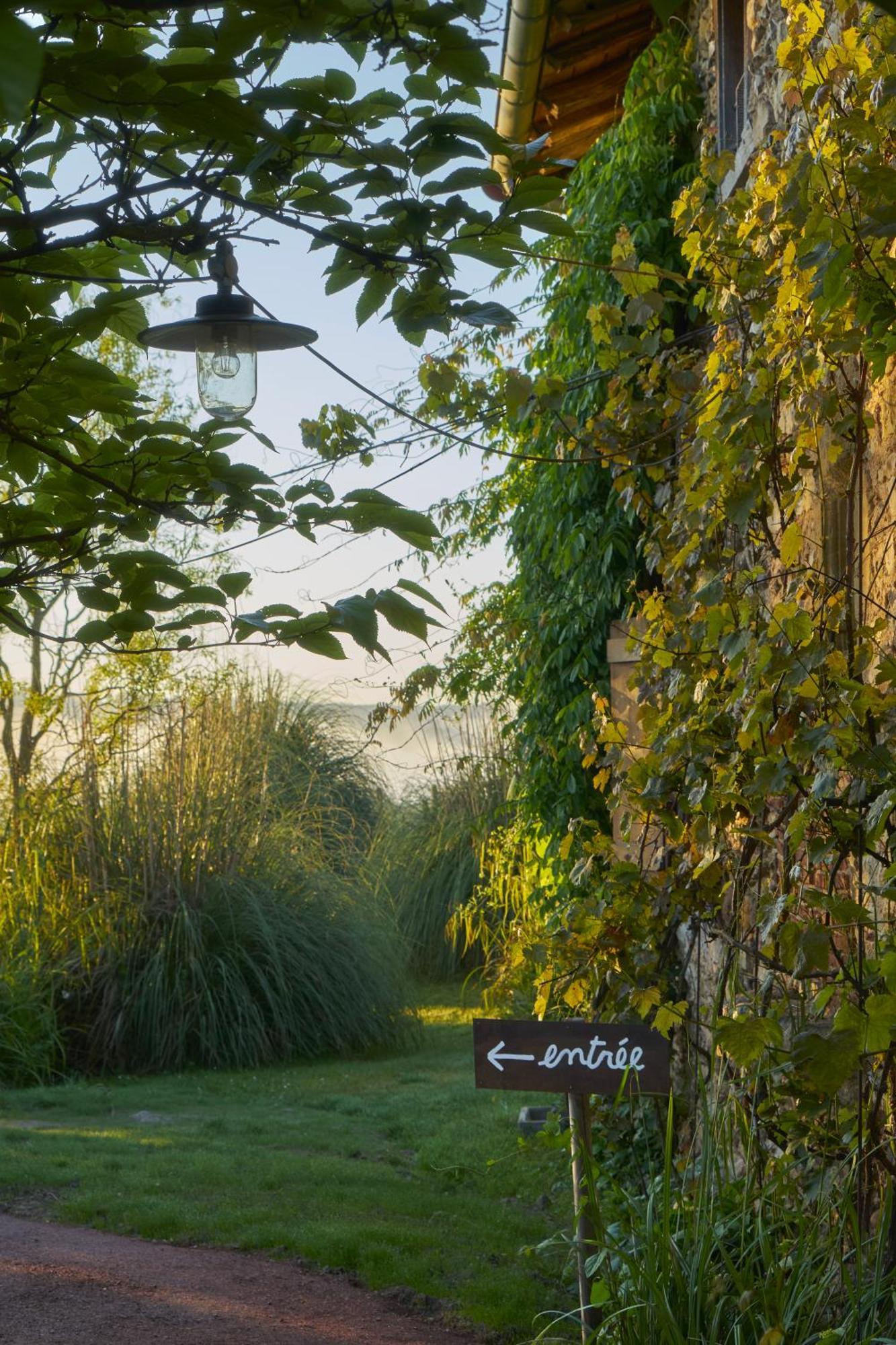 La Colline Du Colombier Hotel Iguerande Exterior photo